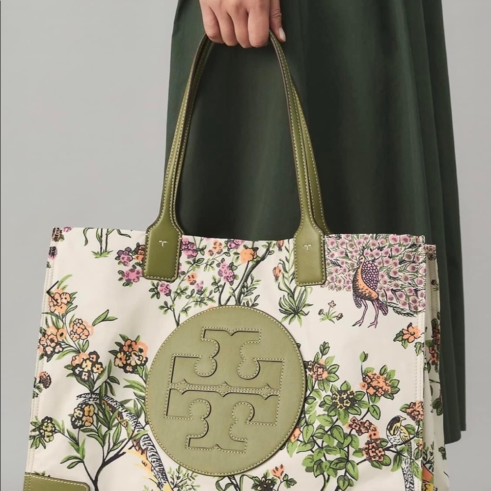 ❌❌SOLD❌❌🔥🔥BRANDNEW LARGE ELLA TOTE 🔥🔥